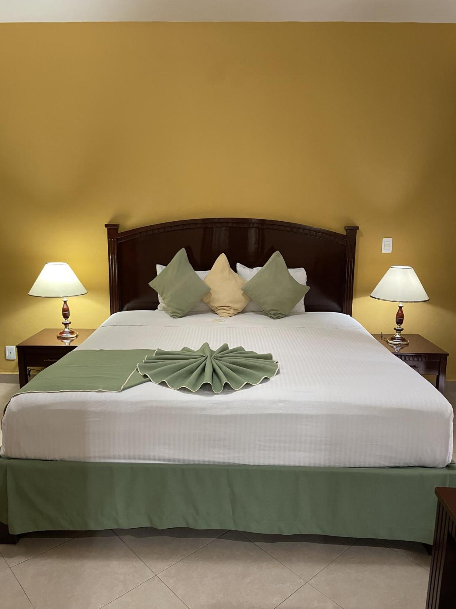 Hotel Centenario Iguala Экстерьер фото