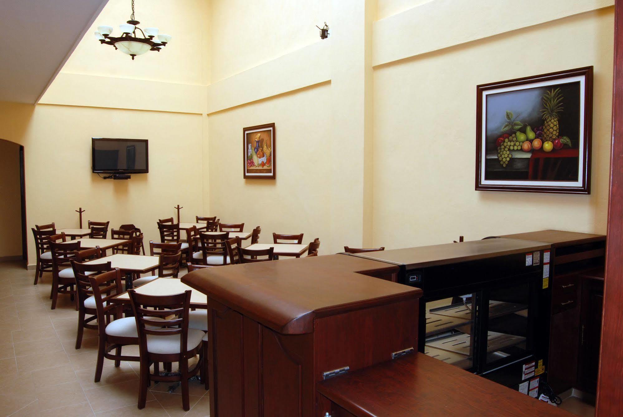 Hotel Centenario Iguala Экстерьер фото