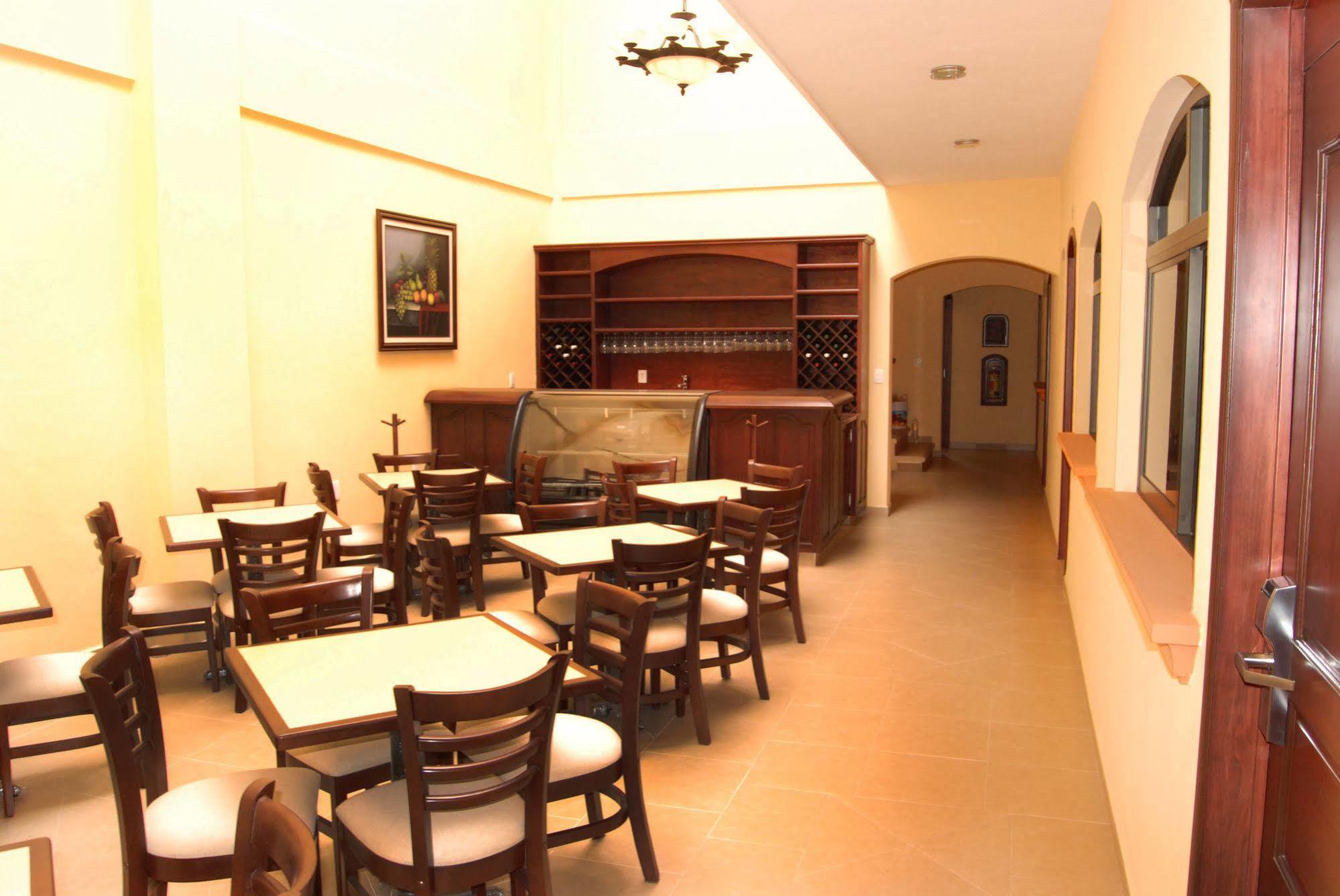 Hotel Centenario Iguala Экстерьер фото
